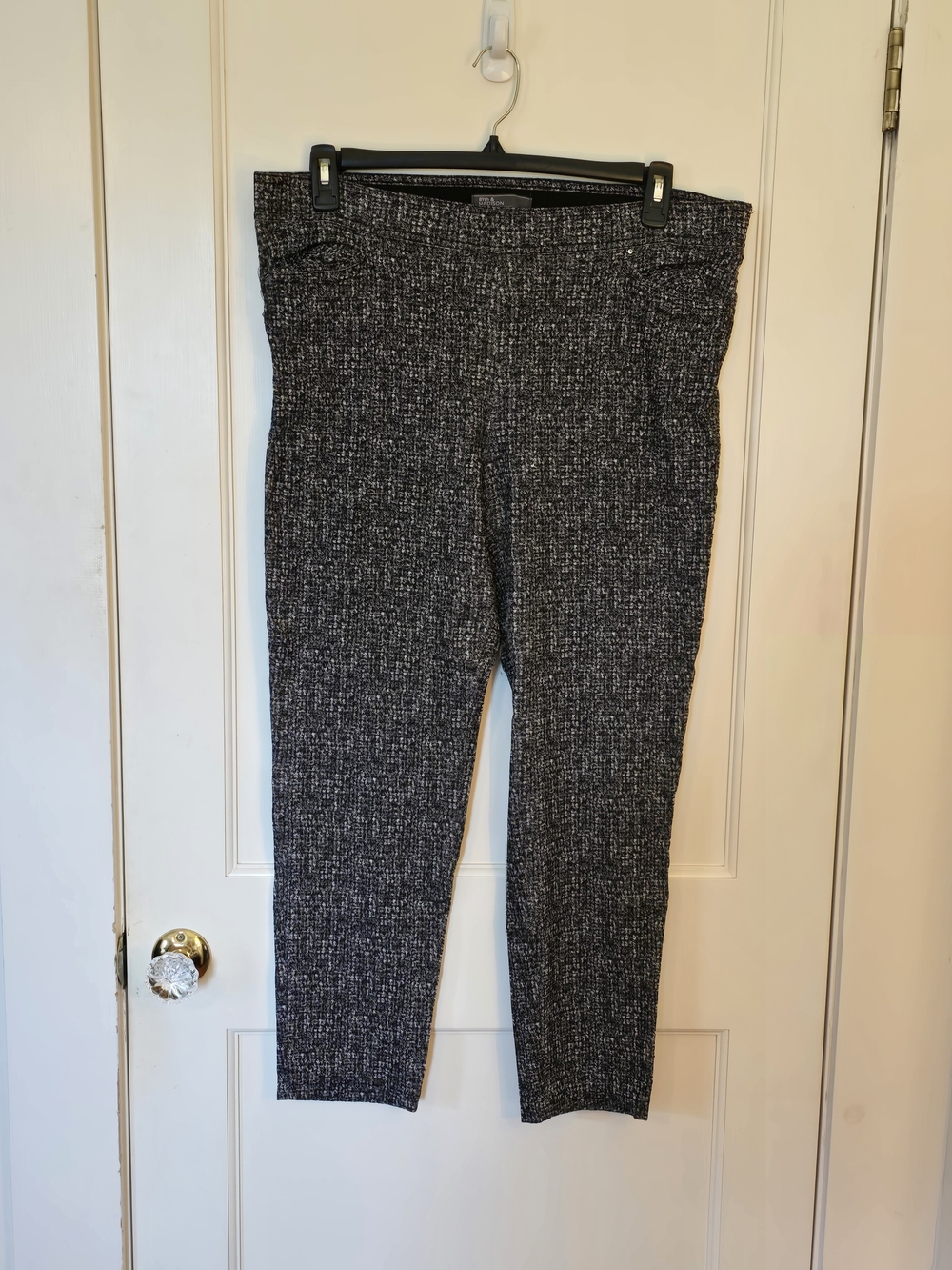 89th & Madison Black Textured Heather Knit Slim Pull-On Trousers